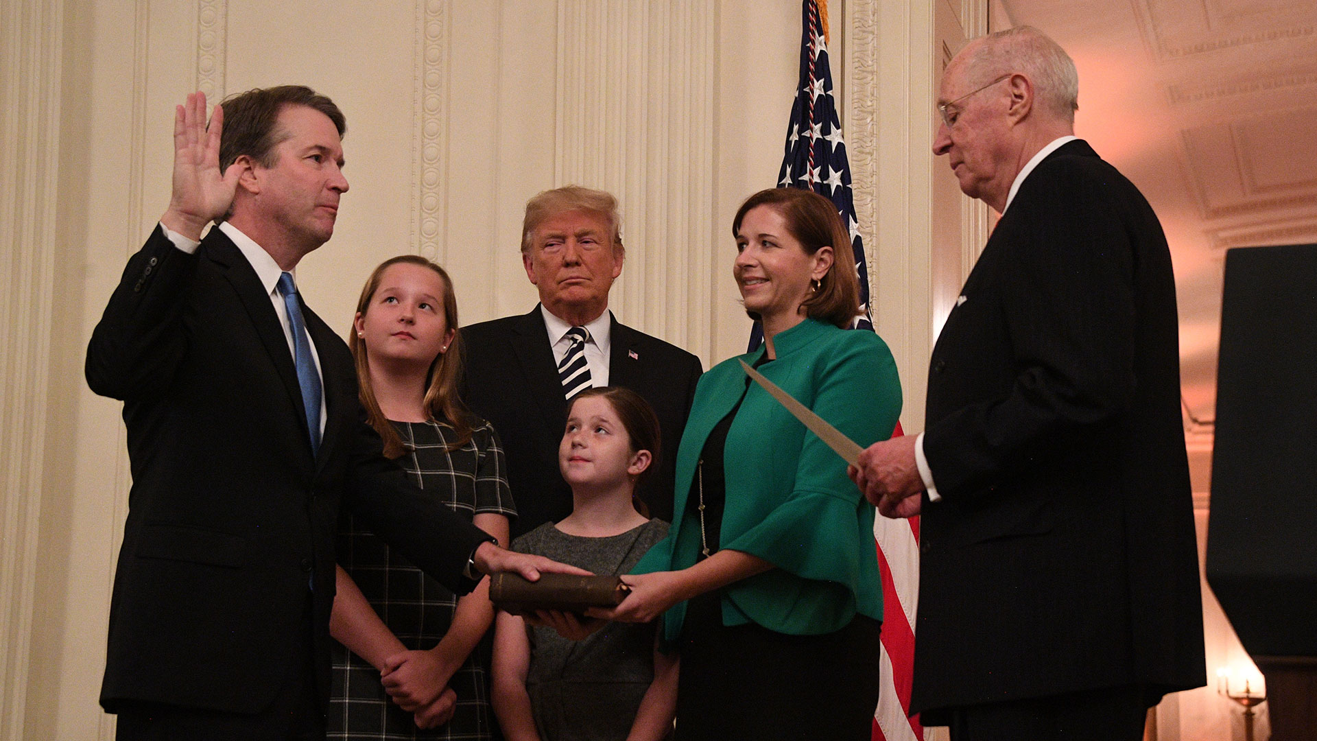 El juramento de Brett Kavanaugh como juez de la Corte Suprema de EEUU (AFP)