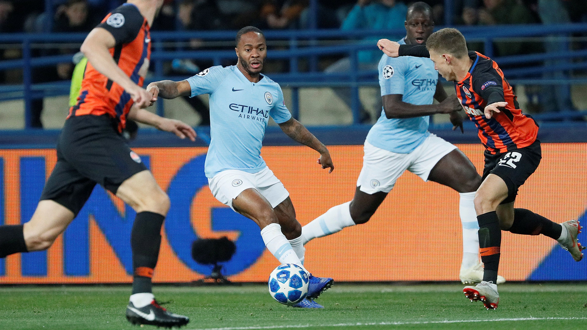 El Manchester City goleó como visitante al Shakhtar Donetsk y lidera su zona de Champions