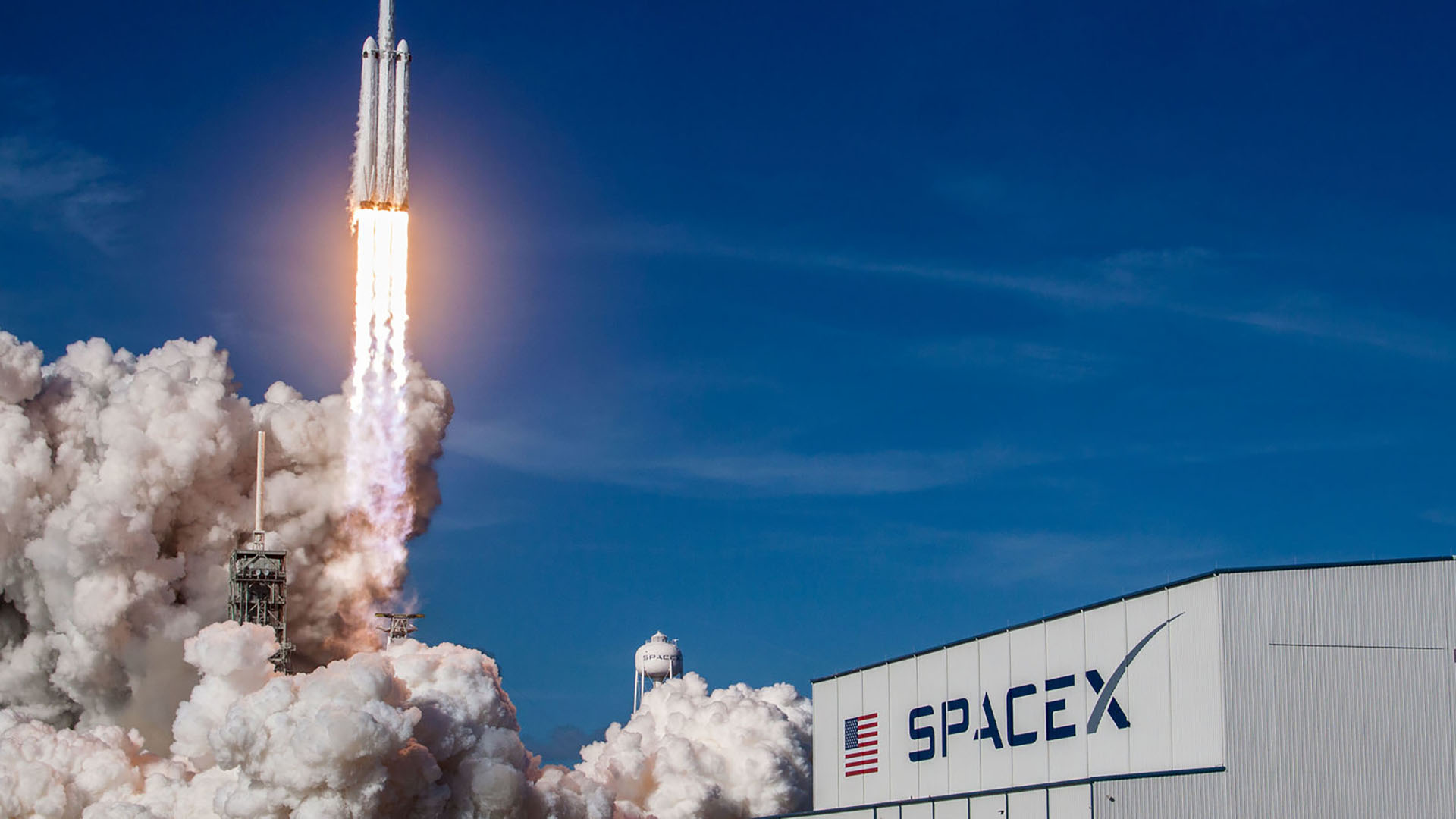 SpaceX utilizará su cohete Falcon 9, en la parte superior del cual se acoplará la cápsula Crew Dragon