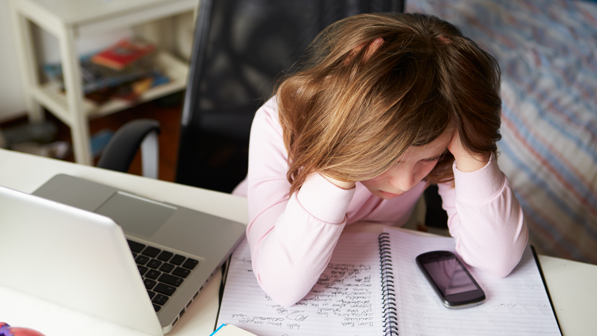 En los últimos años hubo fuertes campañas para concientizar sobre el bullying escolar y el ciberbullying (iStock)