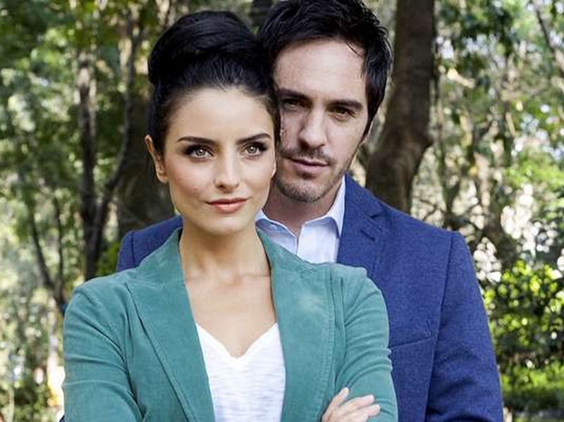 Aislinn Derbez no me calienta; Mauricio Ochmann