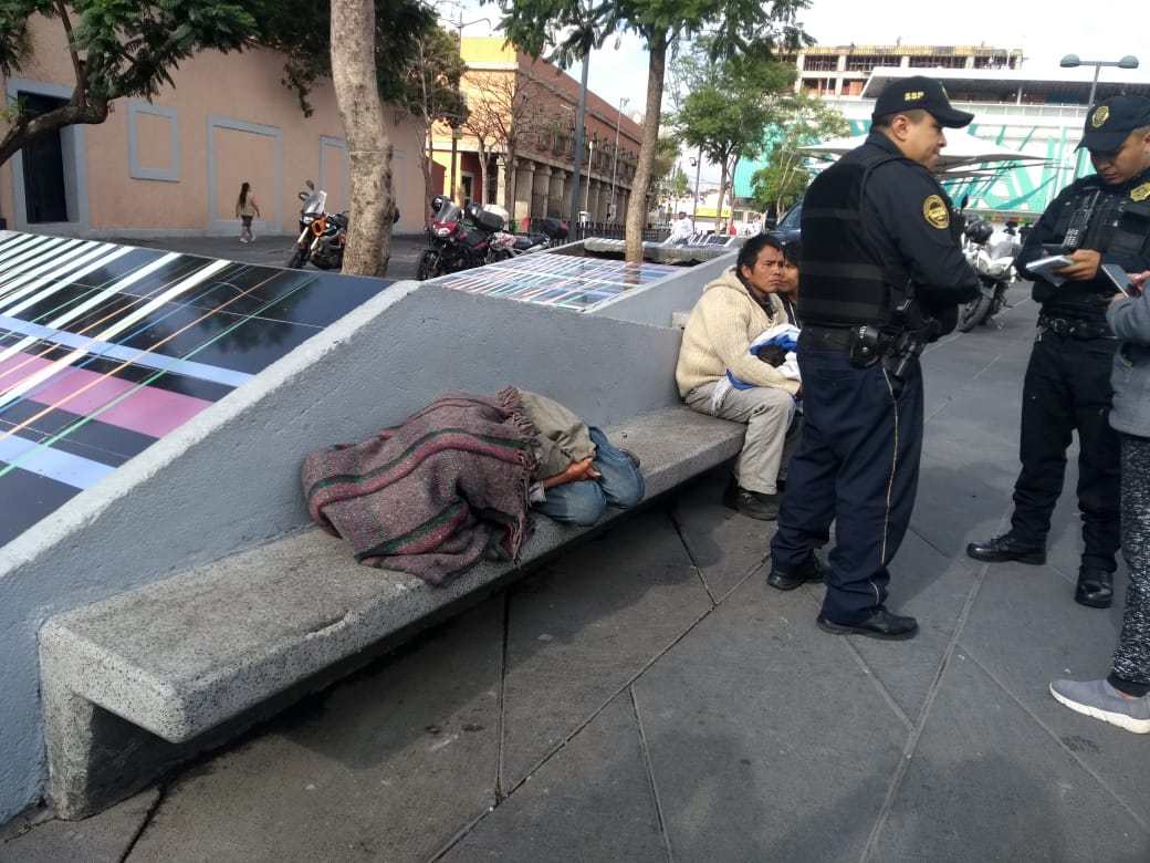 Bebé murió en brazos de sus padres; eran indigentes de Plaza Garibaldi en CDMX