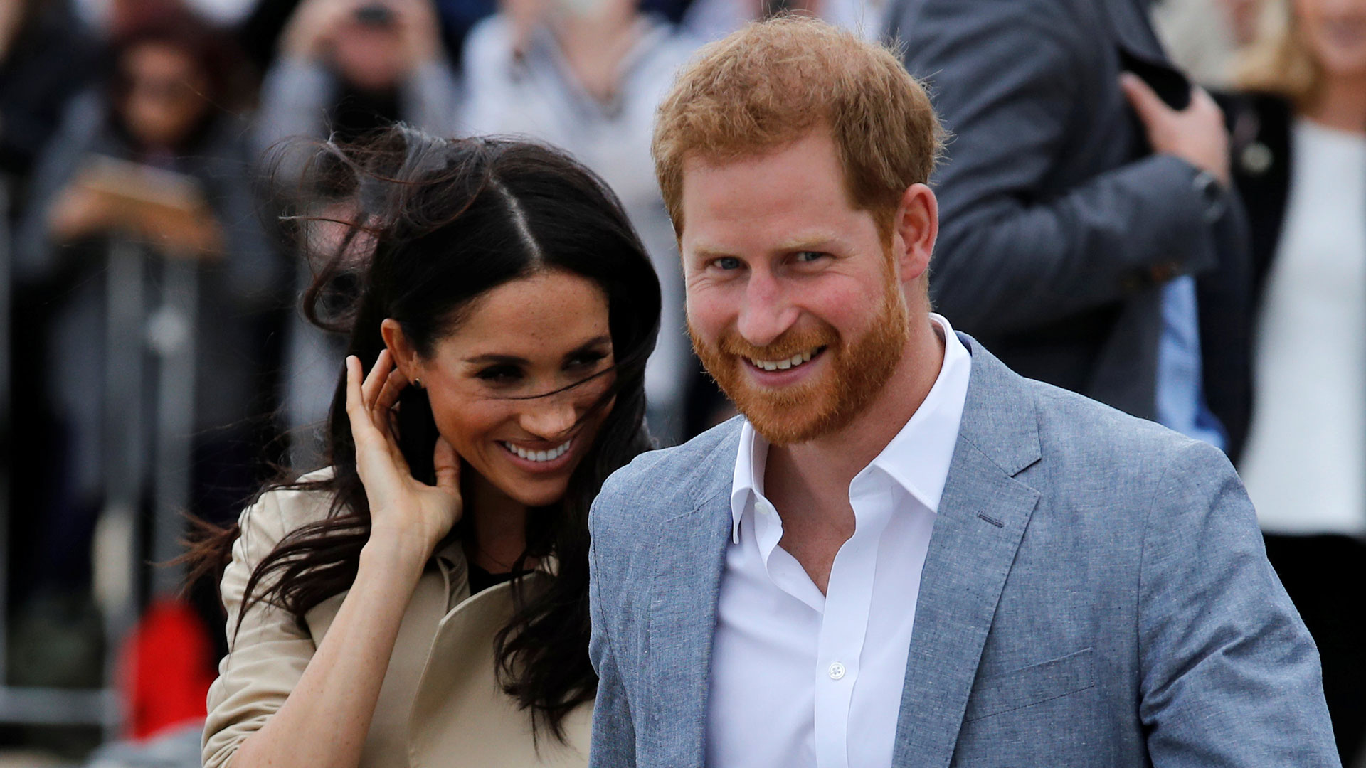 El príncipe Harry y Meghan Markle recorrieron las playas de Melbourne (Reuters)