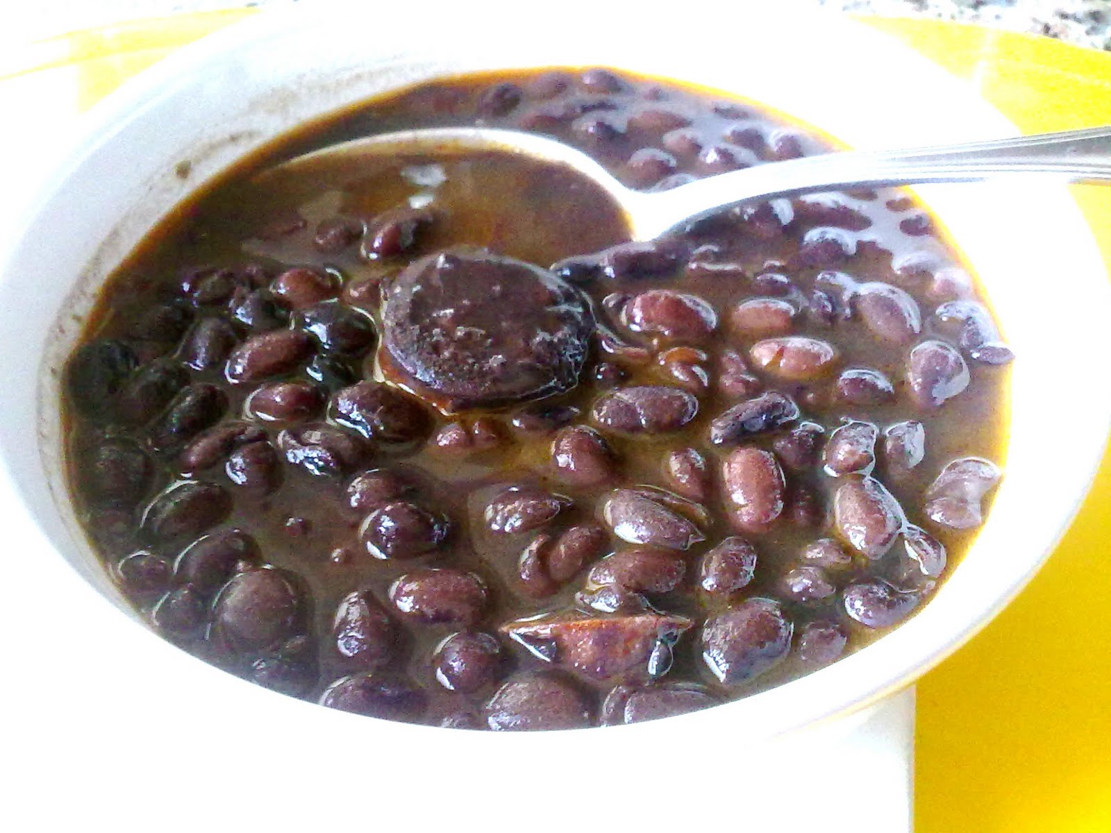 "Pido perdón a México" Hondureña que rechazó plato de frijoles