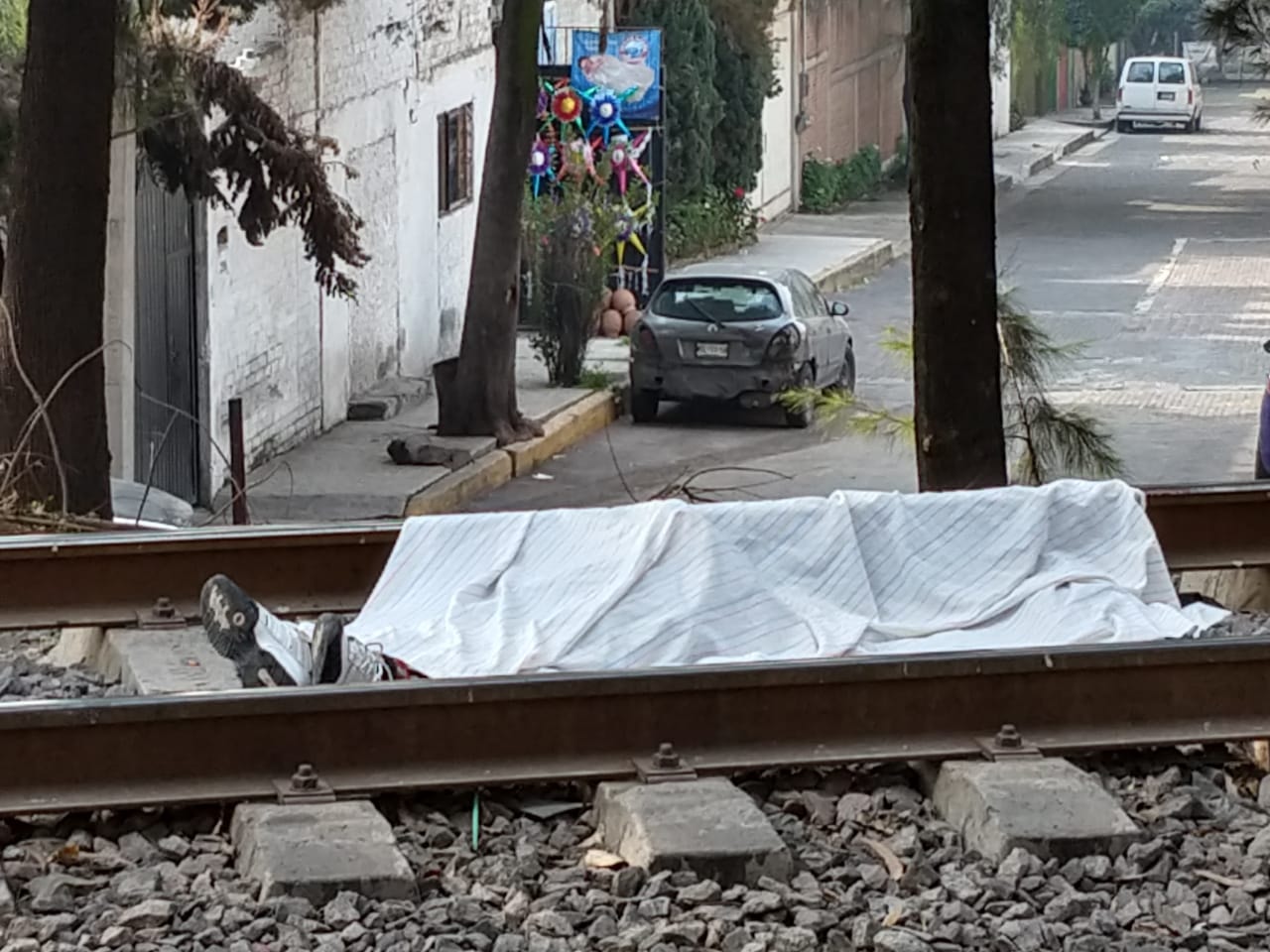 Salio a correr temprano con audífonos y no oyó el Tren; se lo llevo