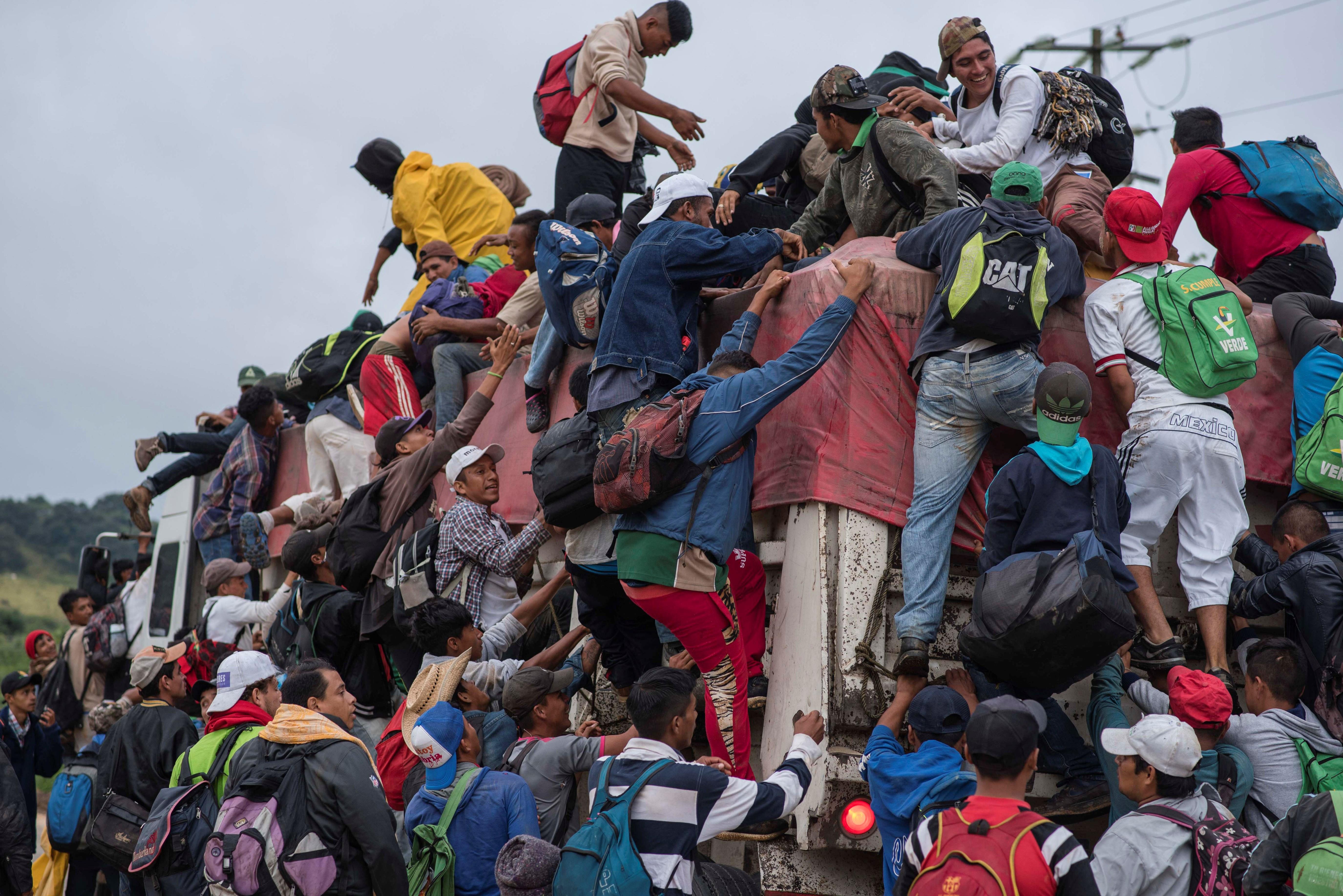 Los integrantes de la caravana de migrantes que entró a México el 19 de octubre. (EFE/Ángel Hernández)