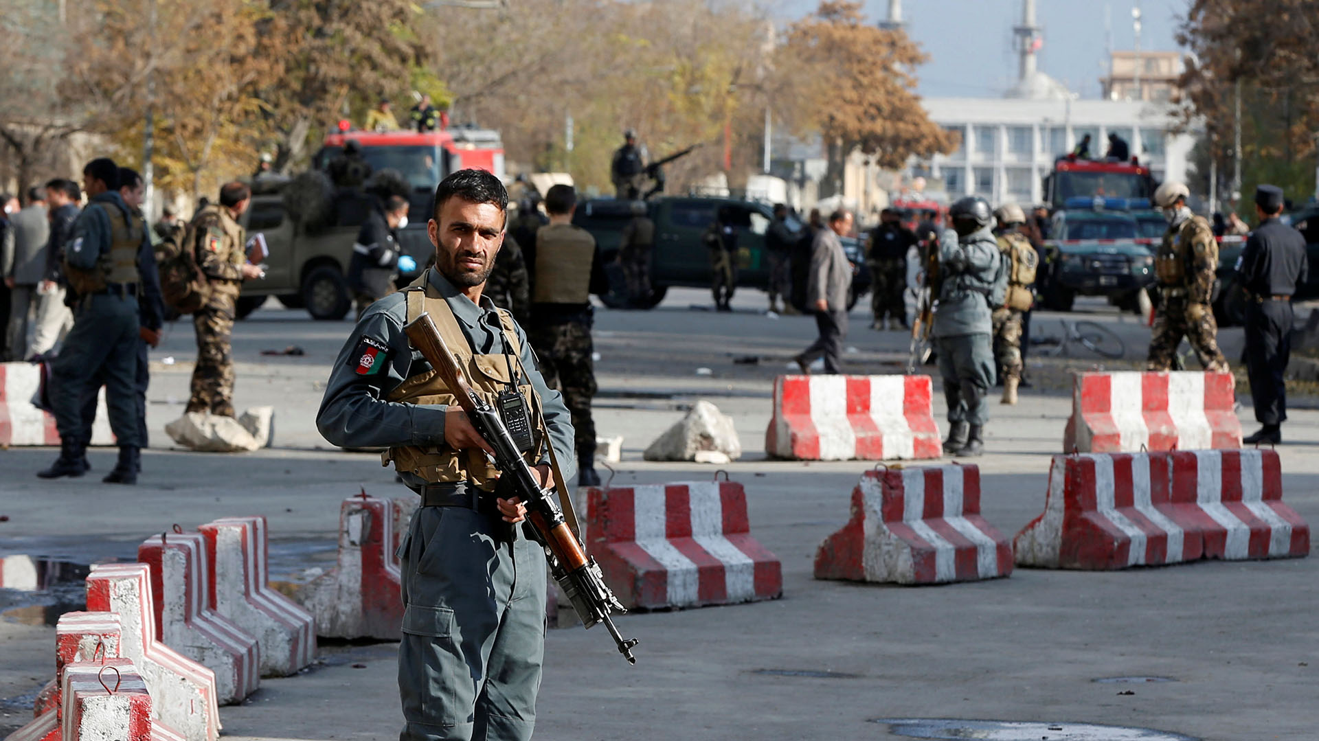 Un policía afgano en Kabul durante el ataque de la semana pasada (Reuters)