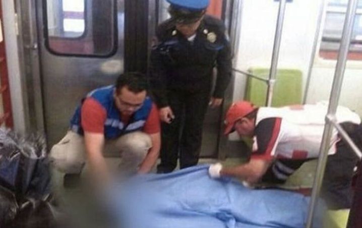 Decapitado, así quedo un hombre de 30 años hoy en el Metro de la CDMX