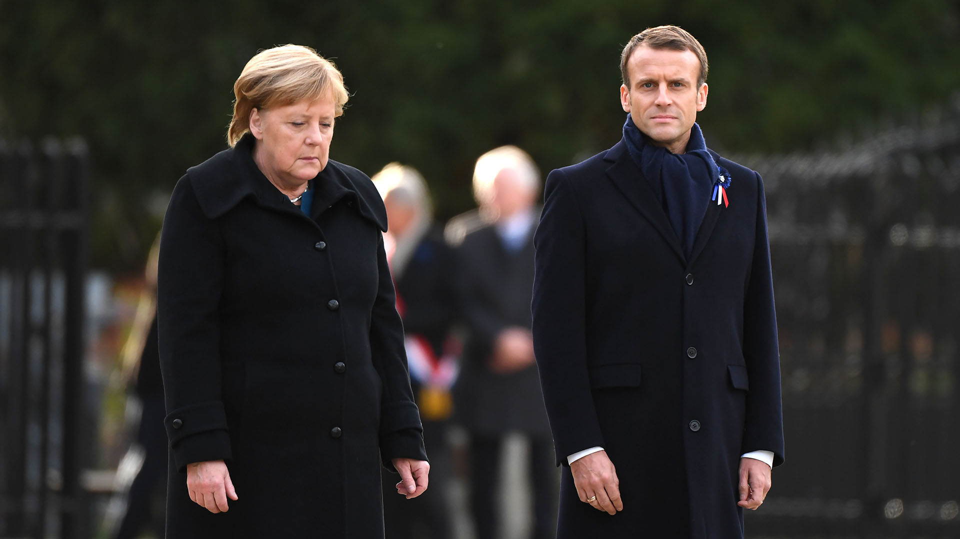 Angela Merkel junto a Emmanuel Macron (AFP)