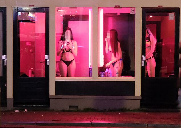 Pierde la virginidad en Amsterdam y todos lo celebran