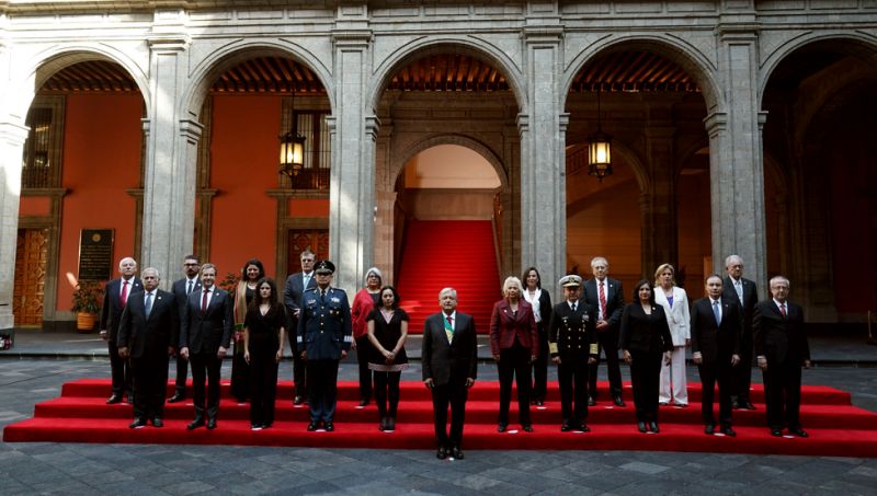 Esta es la Primera Foto Oficial del Nuevo Gobierno; AMLO TOMA EL MANDO