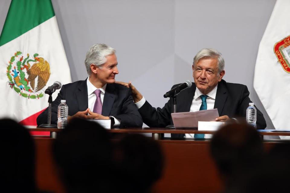 A INSTRUCCIÓN DE AMLO, ALFREDO DEL MAZO SE BAJA EL SUELDO