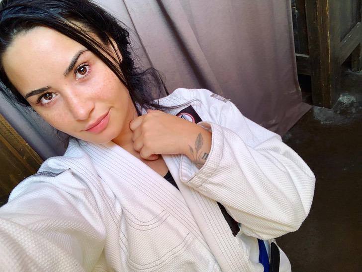 Demi Lovato reapareció en redes sociales con foto completamente al natural, sin maquillaje ni filtro