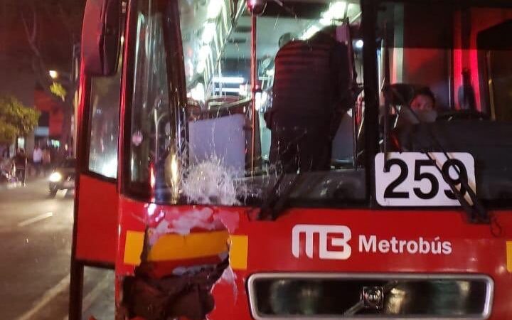 Metrobus atropella a mujer y muere en el lugar