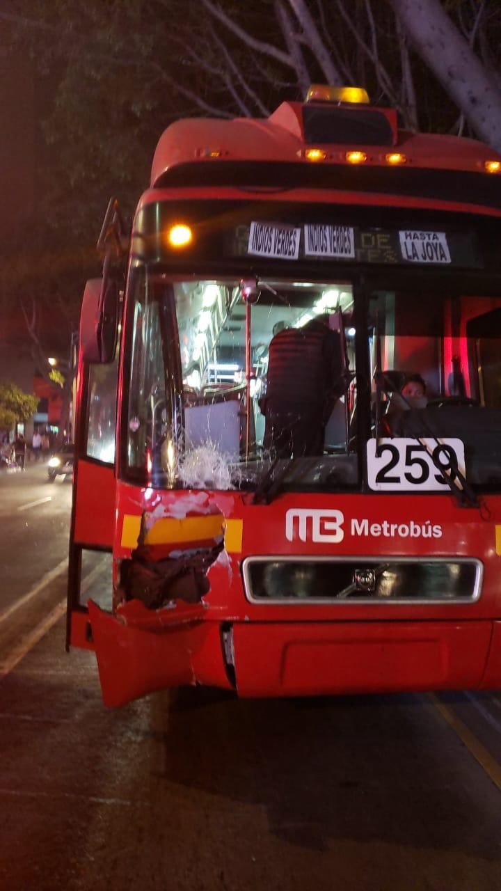 Metrobus atropella a mujer y muere en el lugar