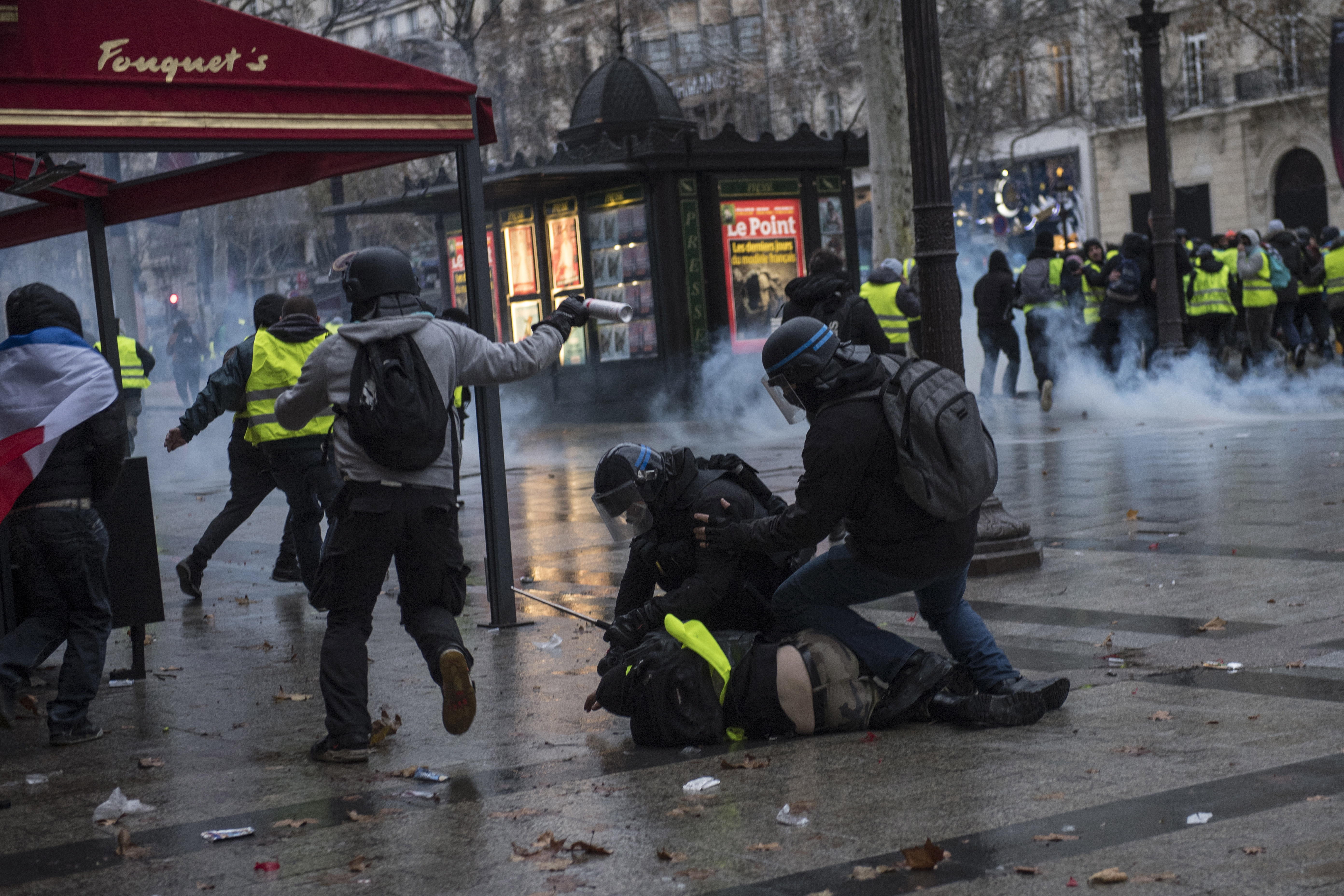 Las autoridades francesas detuvieron a 1.723 personas durante las manifestaciones del sábado de los "chalecos amarillos"