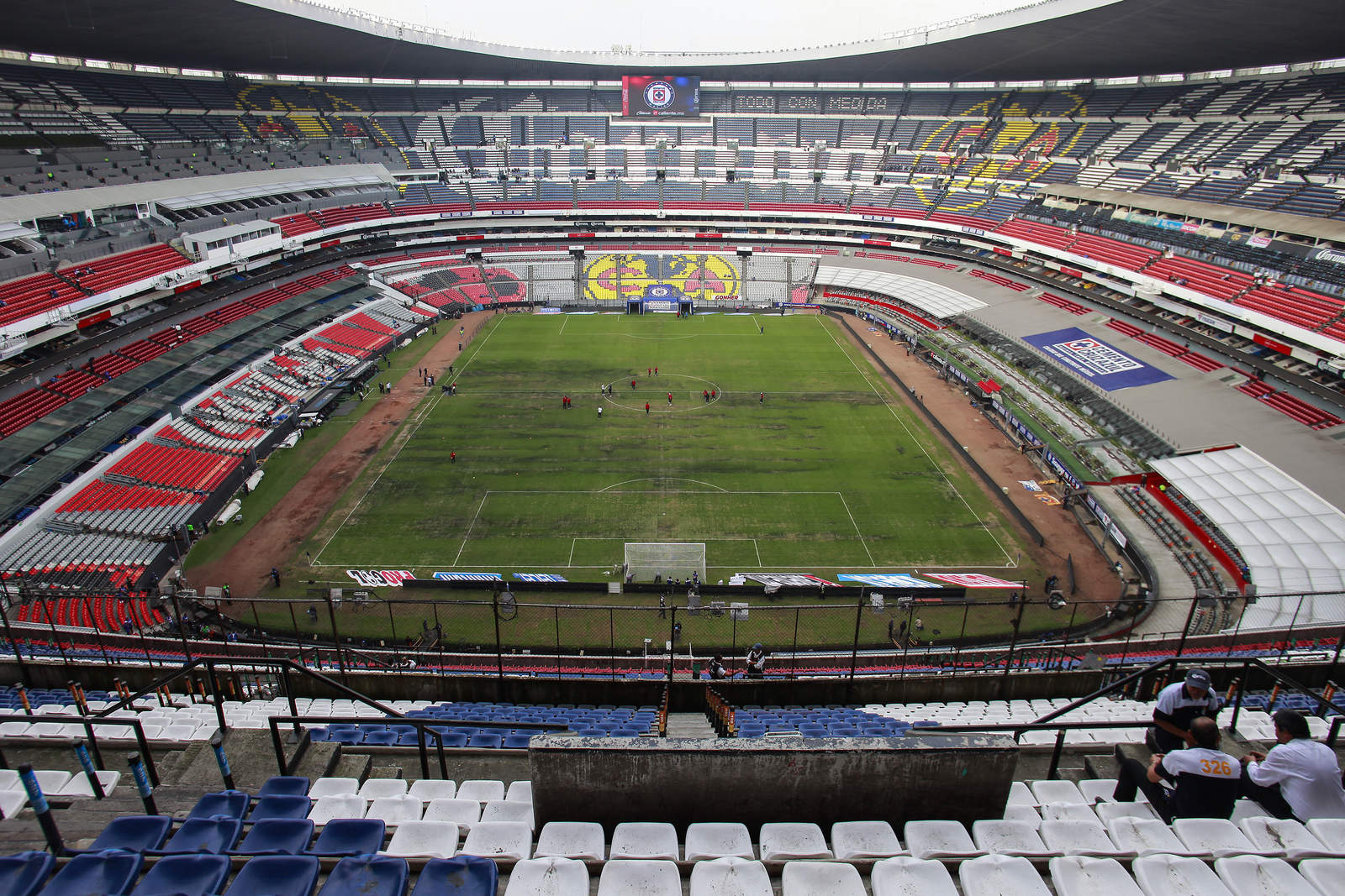 El Estadio Azteca fue el escenario de la singular petición (Foto: Especial)