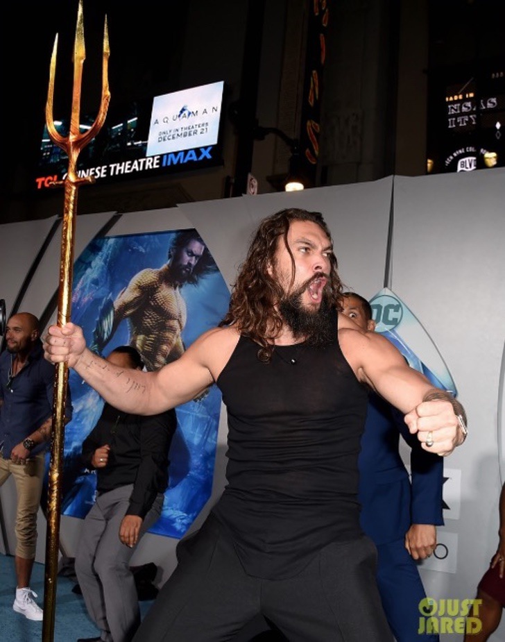 Jason Momoa sorprendió haciendo haka junto a sus coestrellas e hijos en la premiere de “Aquaman”