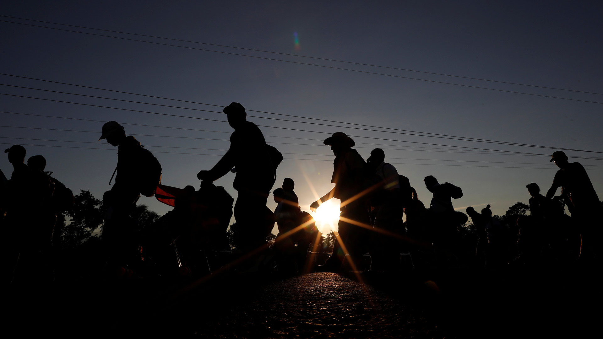 Algunos integrantes de la caravanadecidieron regresar a sus países ante la tensa situación (Foto: Reuters)