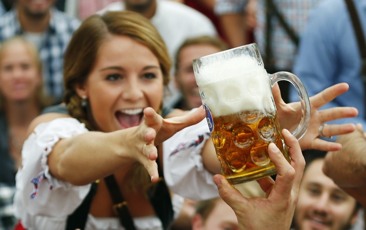 Tomarse un vaso de cerveza al día es bueno para la salud. ¡Pero ojo! Un vaso, no cinco ni diez