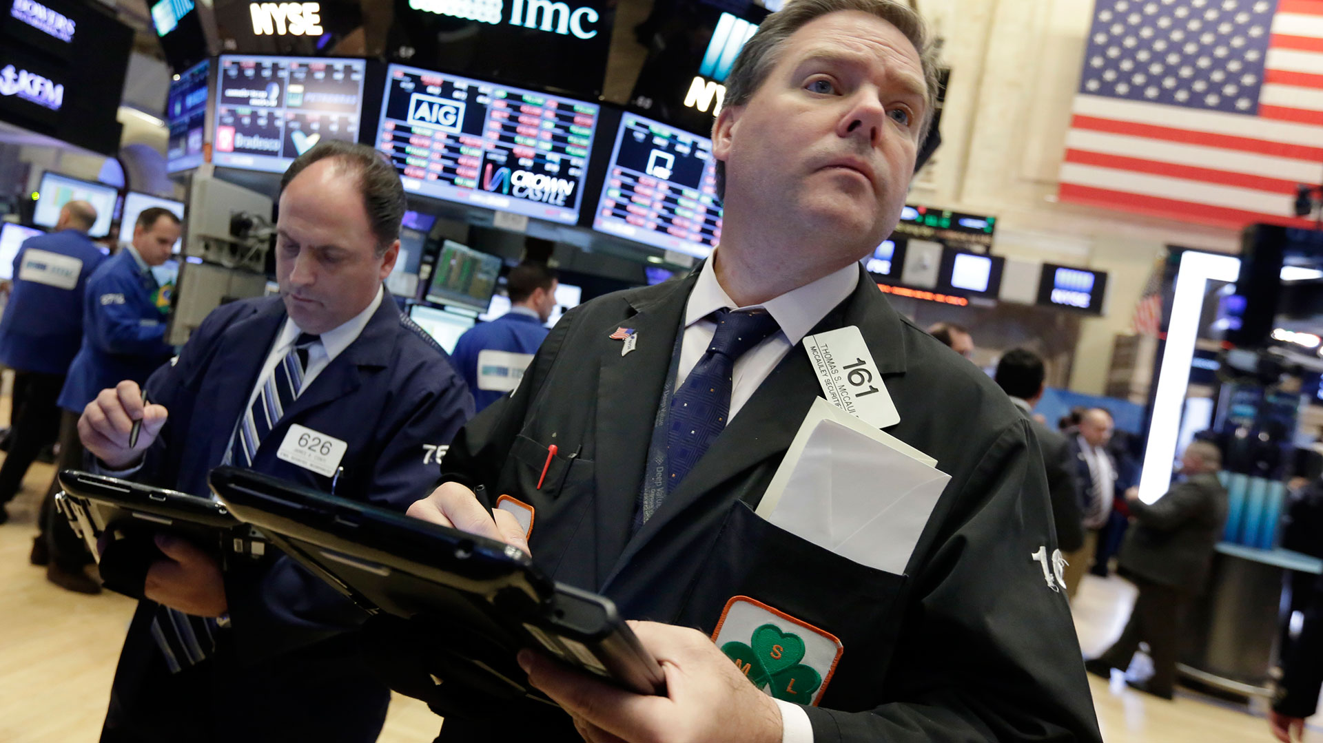 Tras cuatro sesiones de fuertes caídas, Wall Street abrió con volatilidad y lucha para cortar la racha negativa