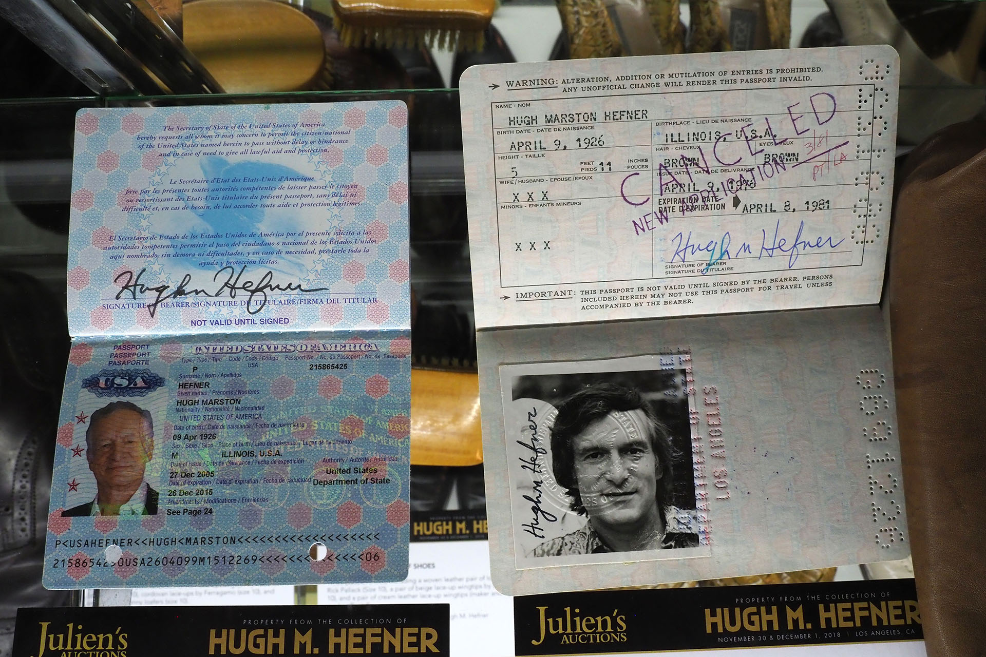 Documento de identidad y pasaporte de Hefner