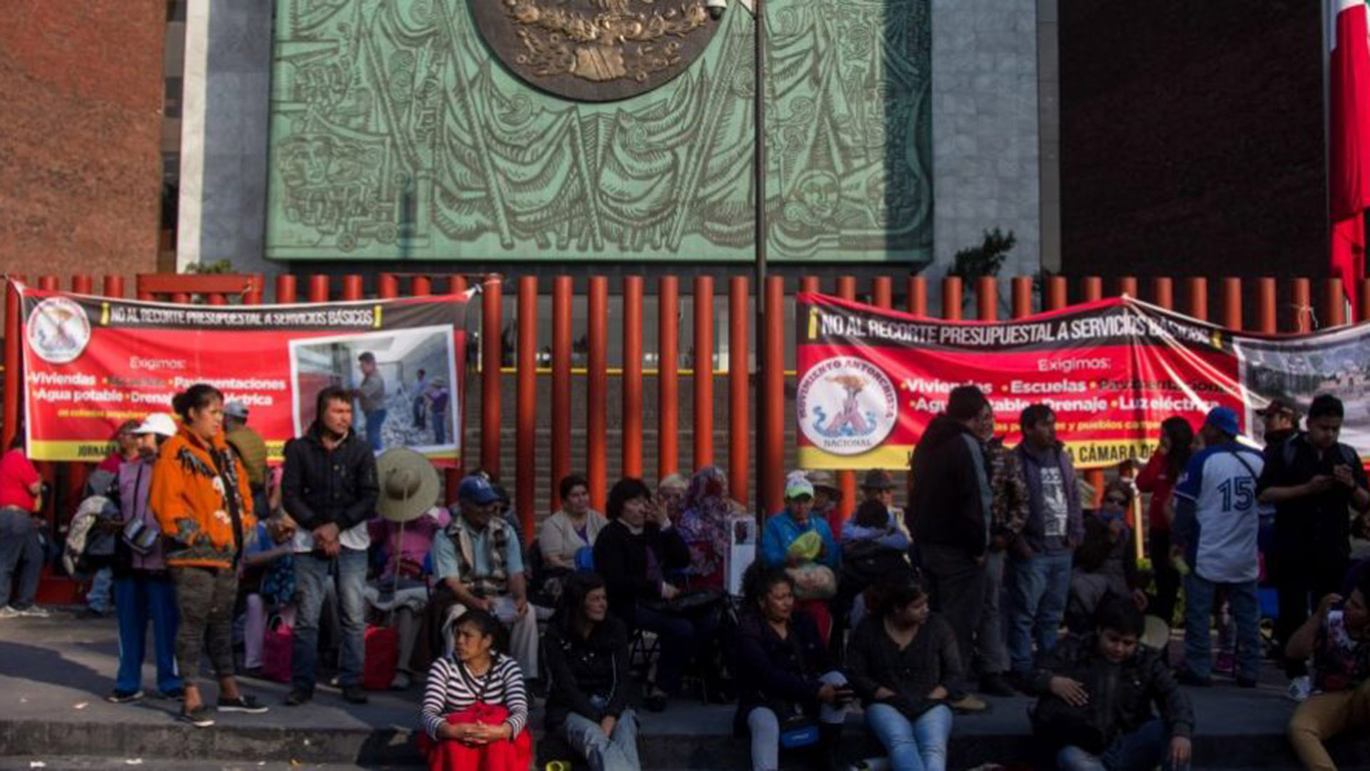 Diputados evadieron el bloqueo en Lázaro para iniciar por fin la discusión del presupuesto 2019