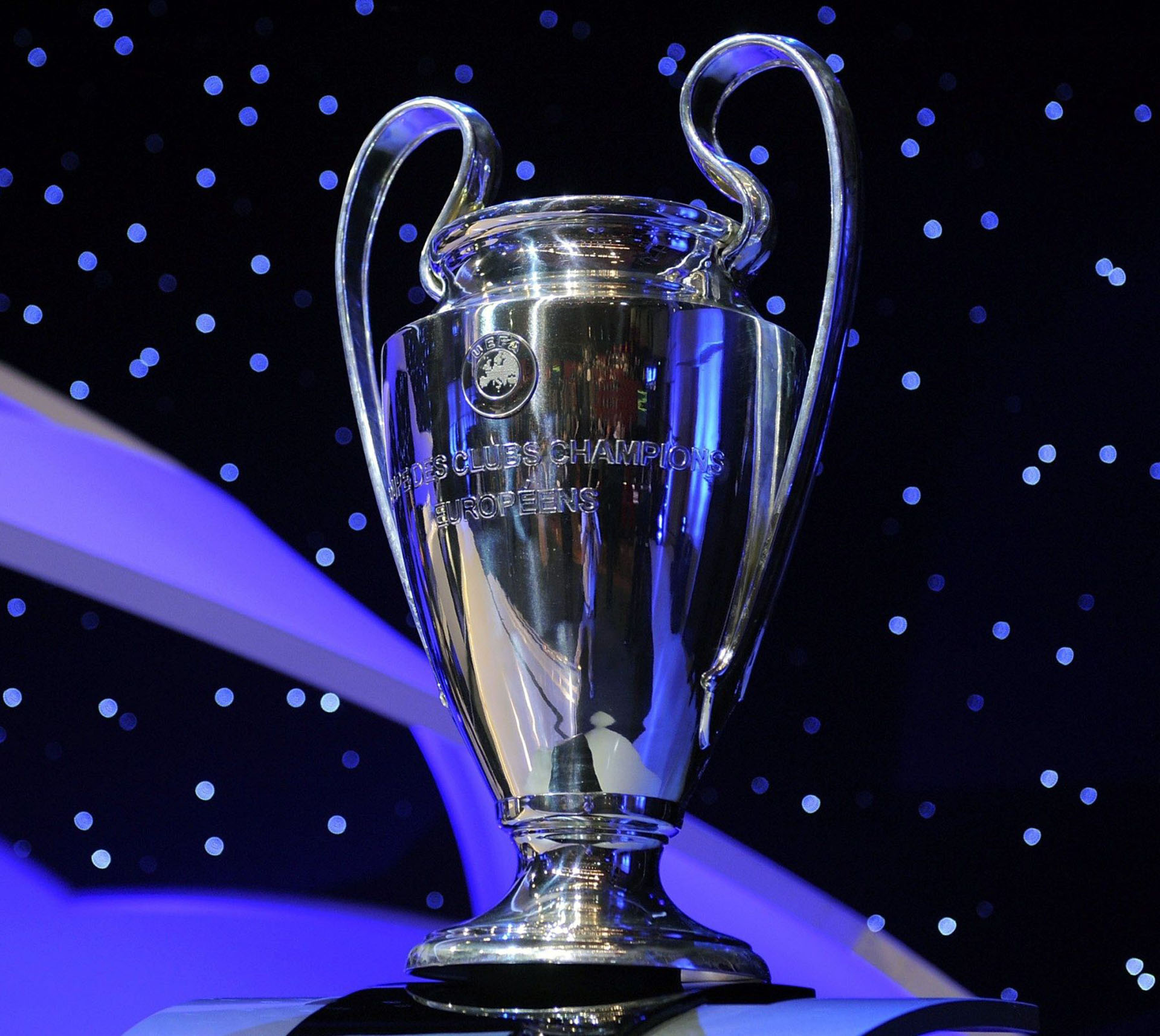 La Copa de Europa se acopará a La Champions League y la Europa League