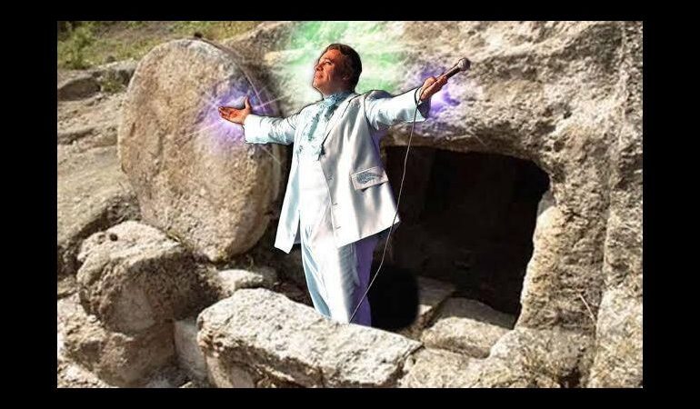 Juan Gabriel no resucita como lo habían predicho y las redes estallan con memes