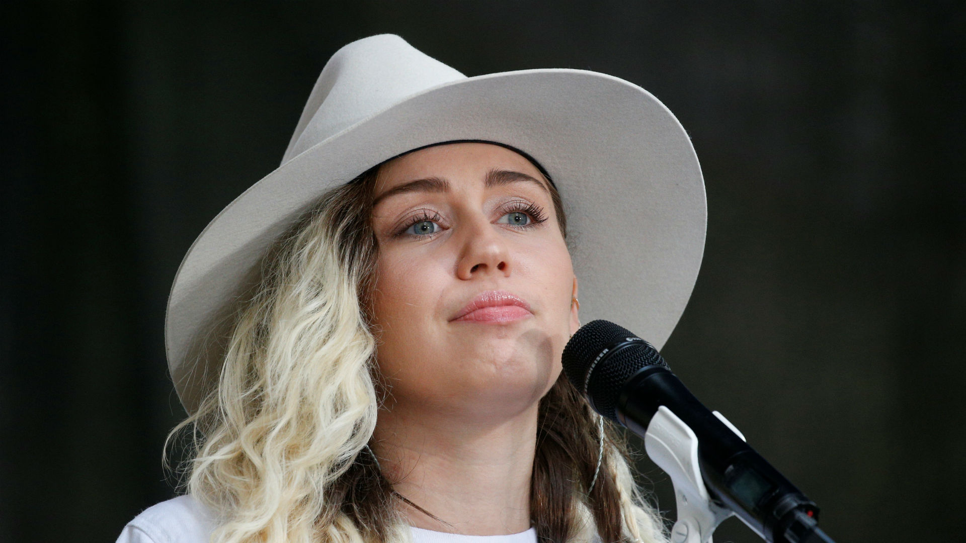 Miley Cyrus reveló la "extraña premonición" que tuvo antes de perder su casa en los incendios forestales de California