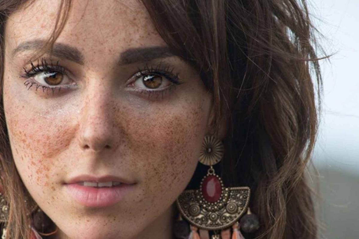 Natalia Téllez regañada por Paola Rojas, estaba hablando con la boca llena