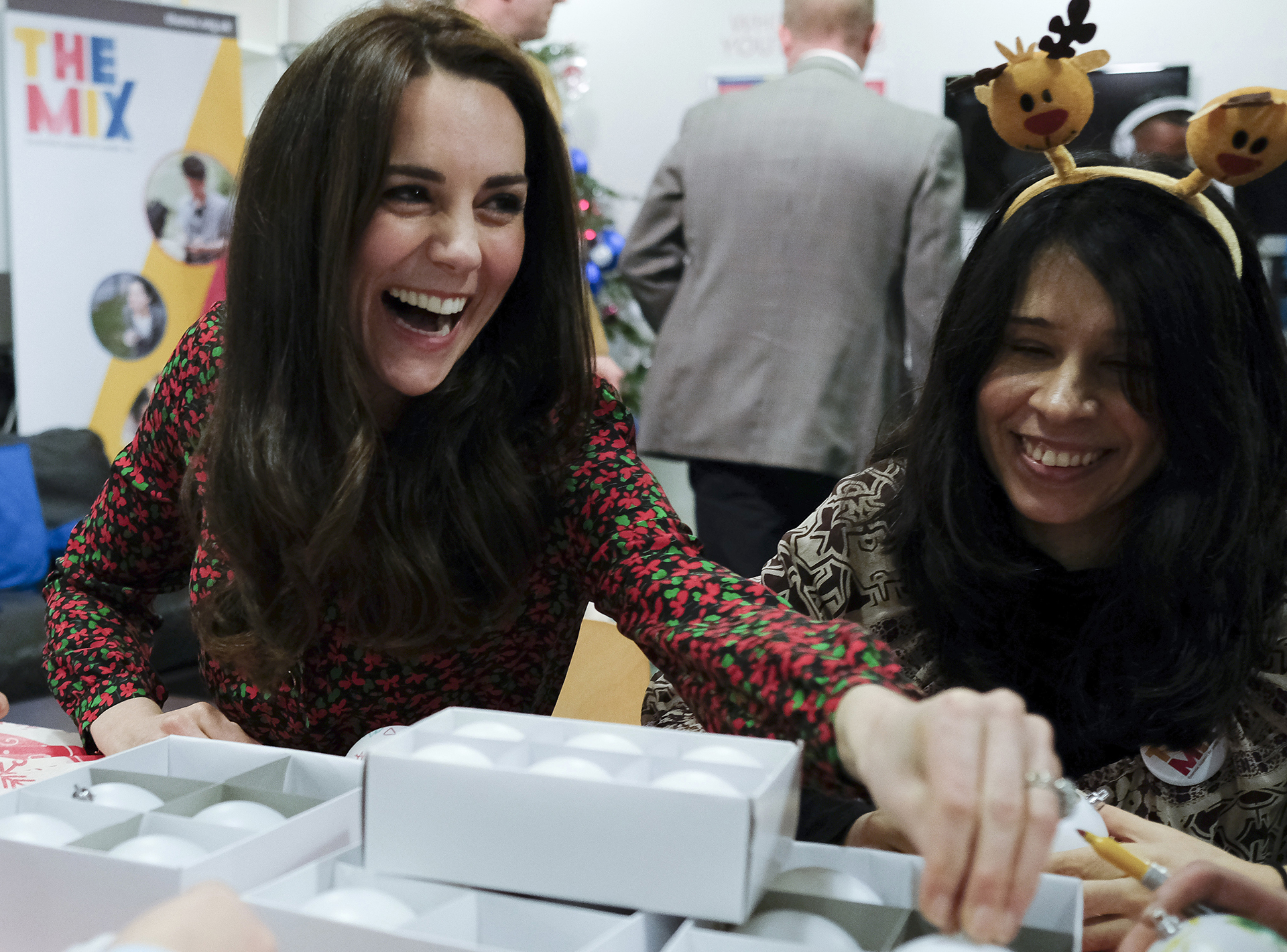 La duquesa de Cambridge durante un evento de Navidad en un centro de apoyo para niños