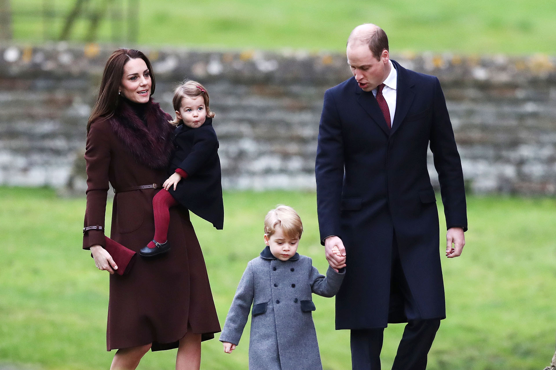 Los duques de Cambridge con sus hijos George y Charlotte (AFP)