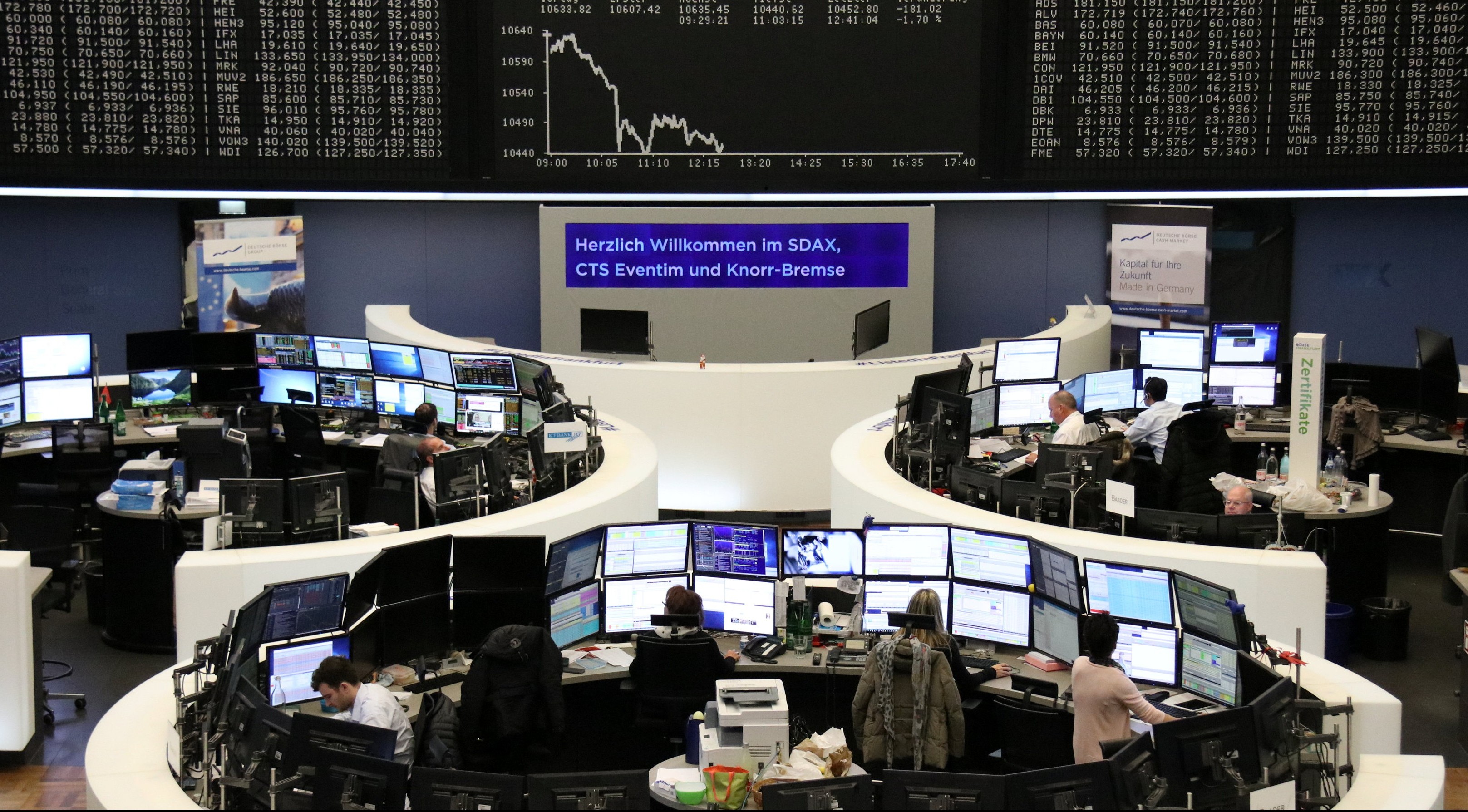 Las bolsas europeas y Wall Street abren el 2019 con caídas por datos inquietantes de China e incertidumbre política en EEUU