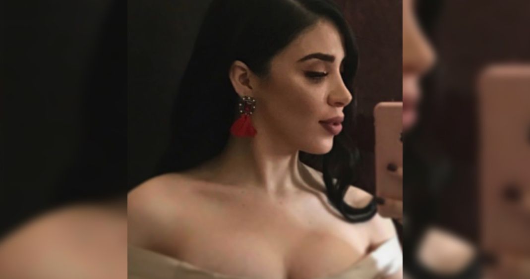 Emma Coronel en TikTok con colección de ajustados jeans