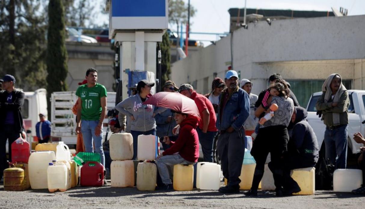 Mexicanos prefieren huachicol a no tener gasolina