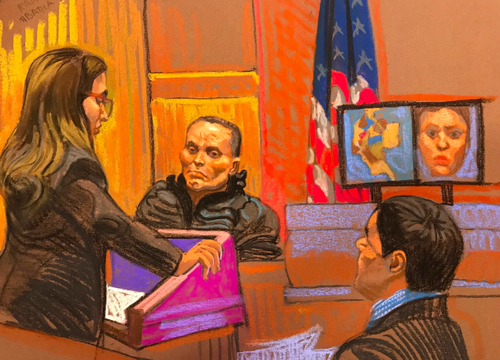 “Chupeta” durante el juicio contra el “Chapo” Guzmán en los Estados Unidos (Imagen: @TelemundoNews)