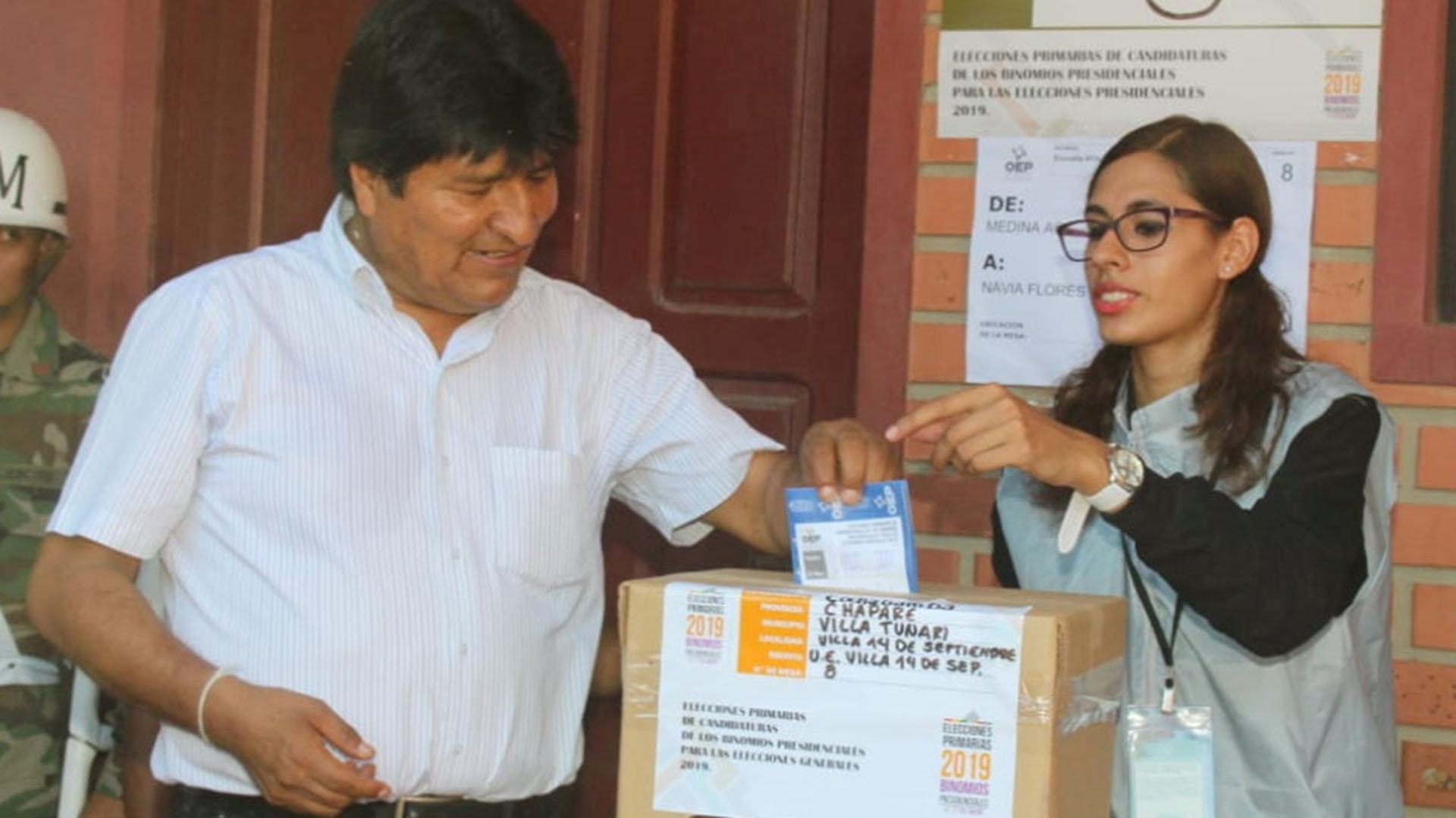 Evo Morales votando en las elecciones primarias (REUTERS)