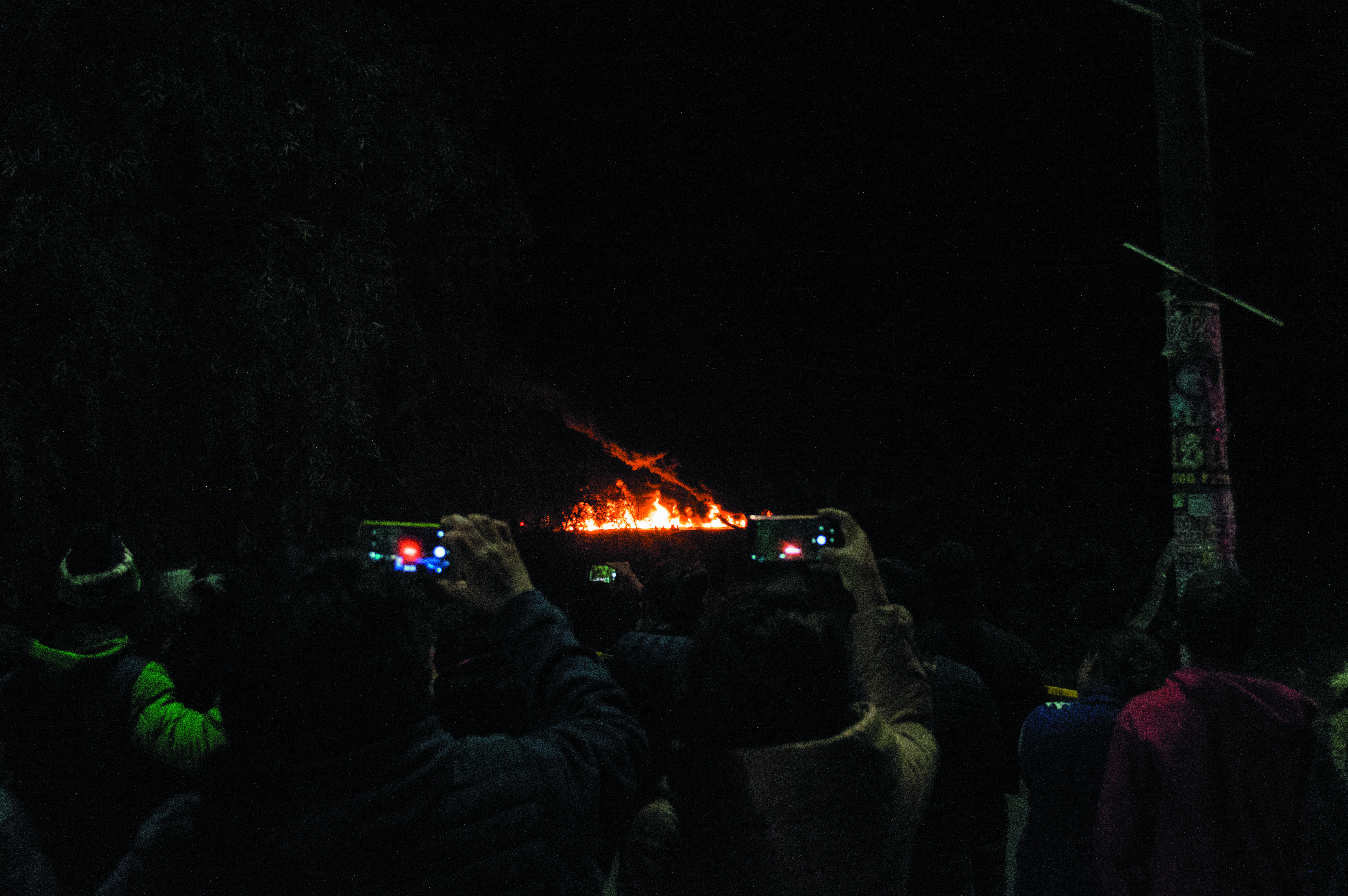 Diversos equipos de emergencia lograron controlar el incendio alrededor de las 11:45 de la noche. (Foto: Cuartoscuro)