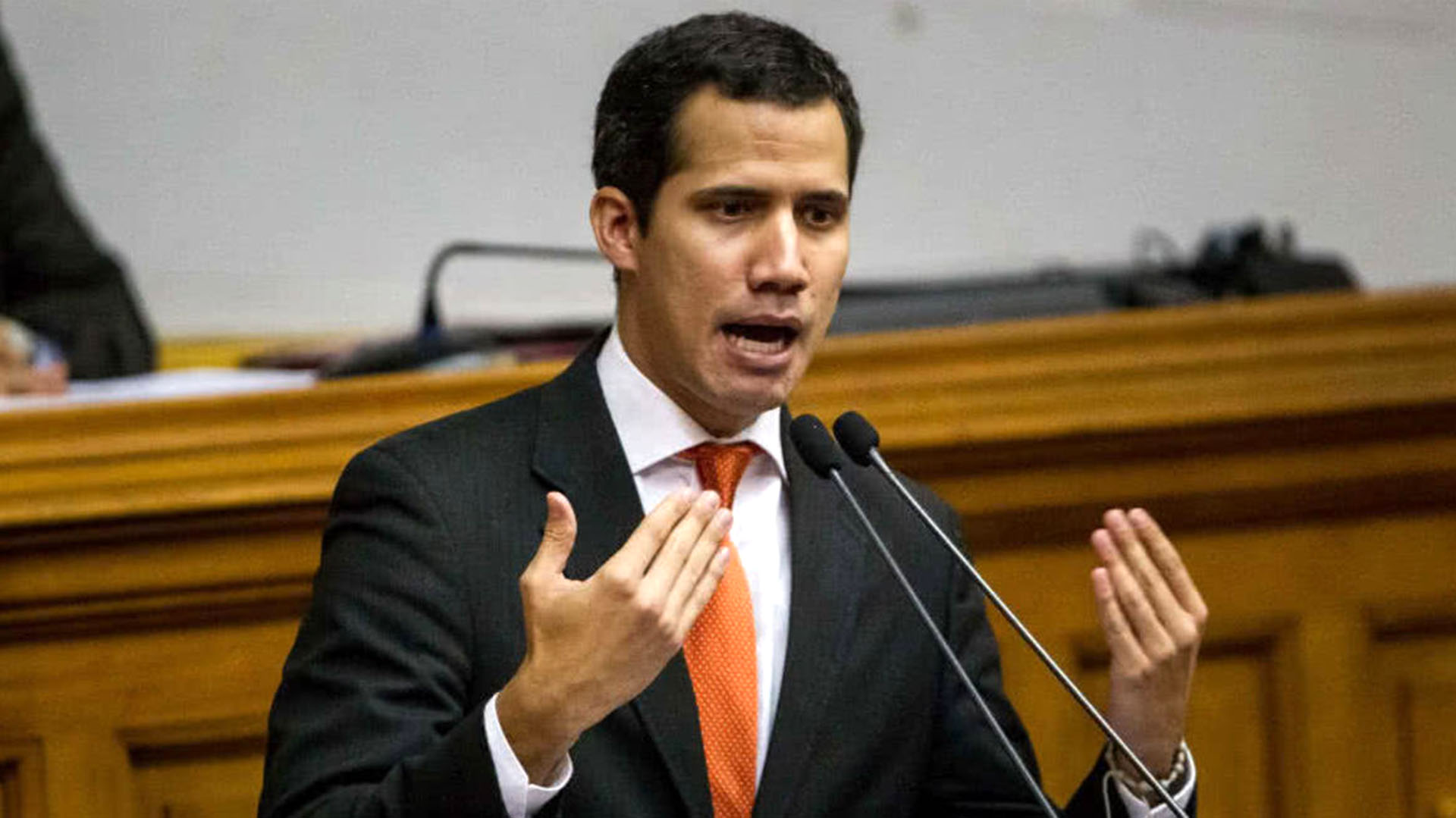 Ante la usurpación de Nicolás Maduro, el presidente de la Asamblea Nacional Juan Guaidó se declaró a cargo del Poder Ejecutivo de Venezuela