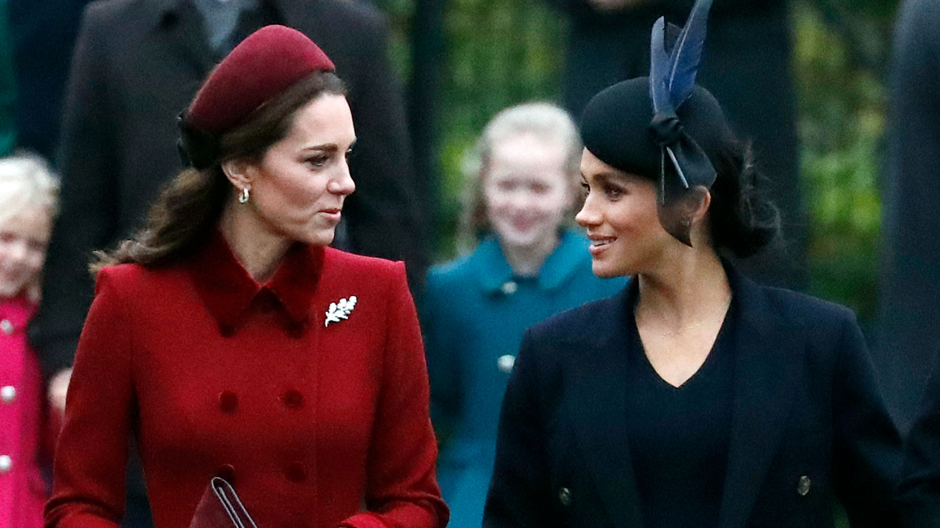 Kate Middleton y Meghan Markle asistieron a la misa de Navidad en Norfolk (AP)