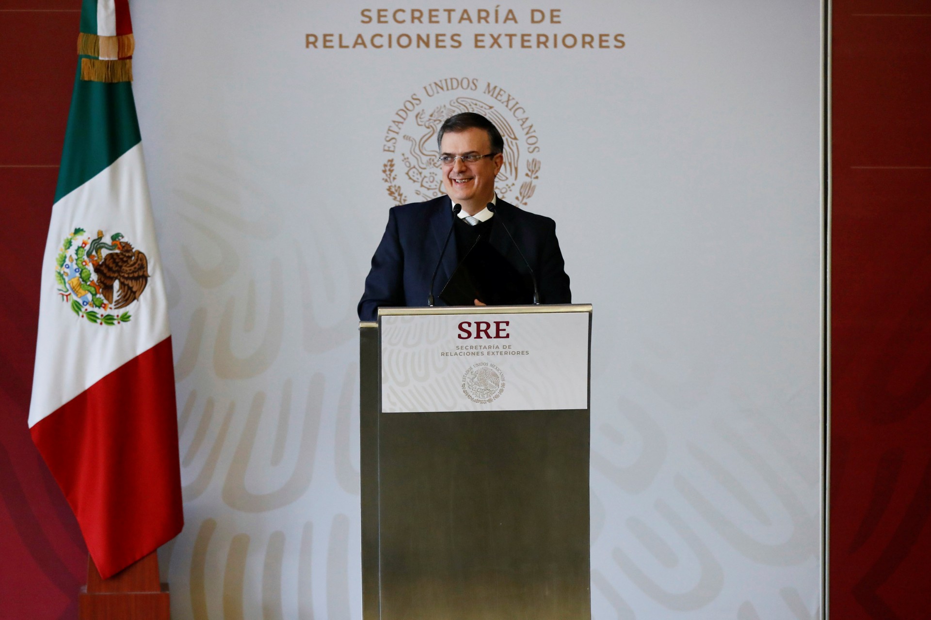 López Obrador dejó en manos del canciller mexicano, Marcelo Ebrard, la decisión de enviar un representante a Venezuela. (Foto: Reuters)