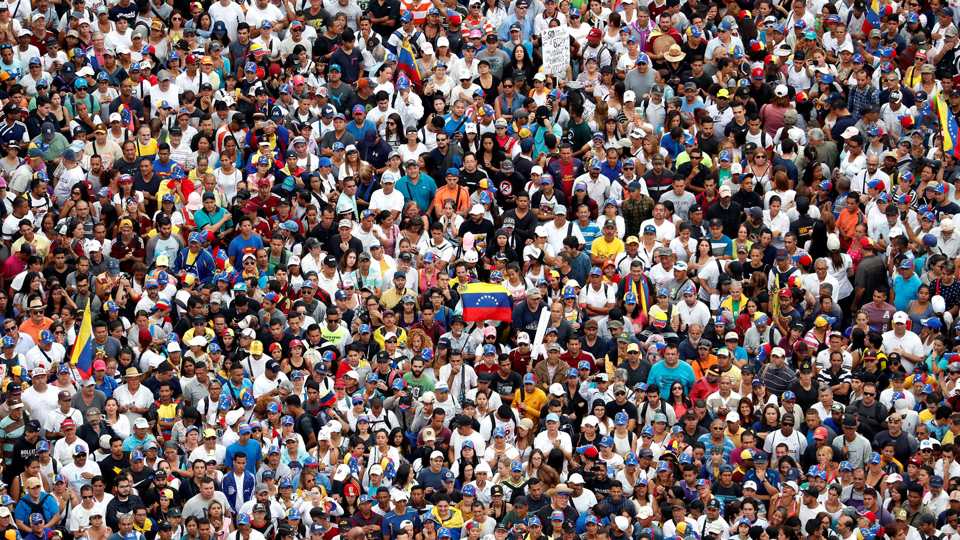 Una multitud salió a las calles (Reuters)