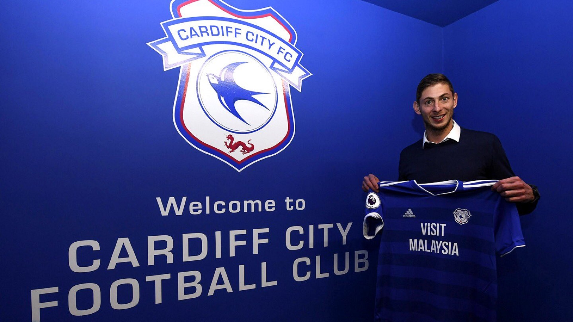 Sala firmó contrato con el Cardiff el sábado (Cardiff oficial)