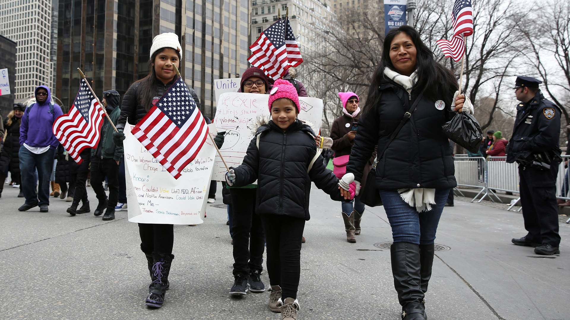 Mujeres manifestándose en Nueva York (REUTERS/Caitlin Ochs)