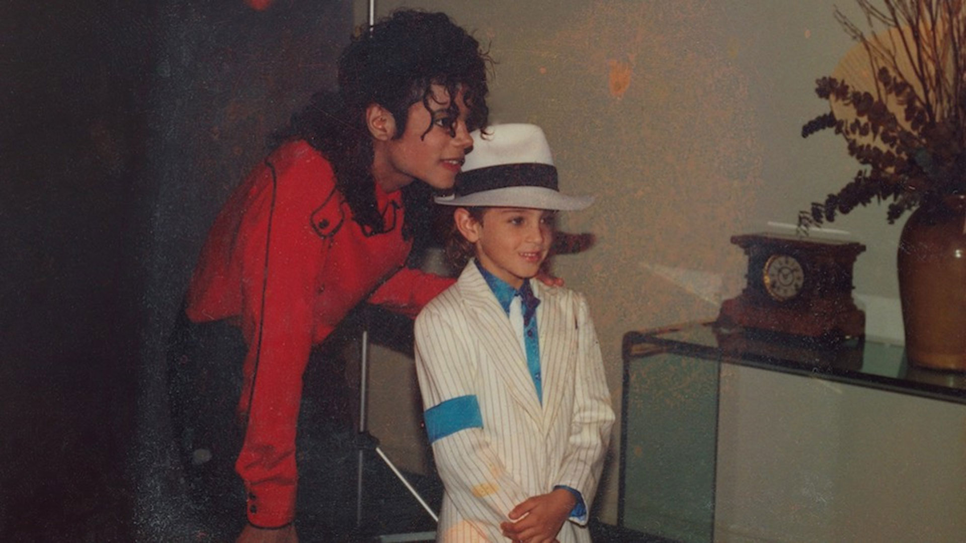 Michael Jackson junto a Wade Robson, que cuenta con crudeza en el documental “Leaving Neverland” los abusos que sufrió por parte del cantante