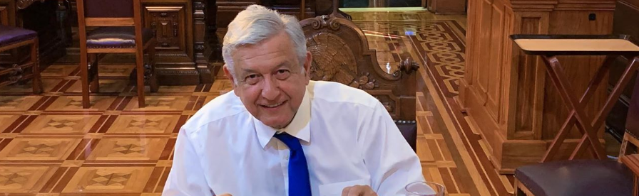 Enternece AMLO al mundo comiendo humilde en Palacio Nacional