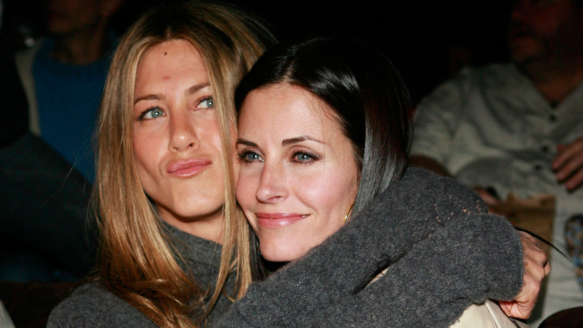 Jennifer Aniston con Courteney Cox, una de sus íntimas amigas de Hollywood