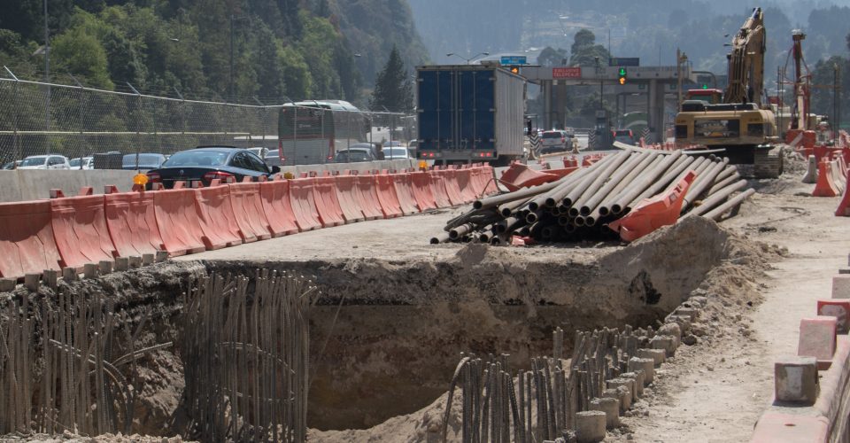 Terminar el tren México-Toluca no es prioridad ahora: López Obrador