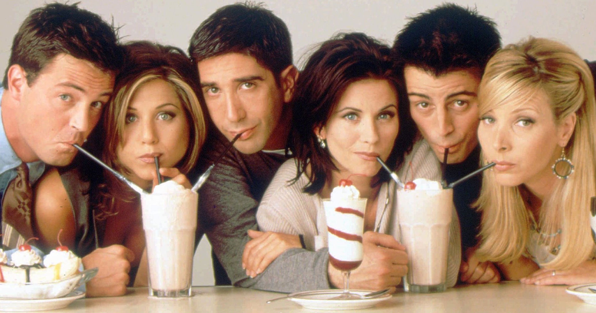 Su fama mundial llegó por Rachel Green, papel que interpretó desde 1994 hasta que terminó la comedia en 2004. Originalmente los productores querían que fuese Monica Geller